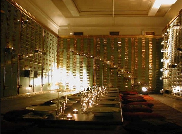 Ako sa utopi� v peniazoch: K�pte si trezor pln� minc�!