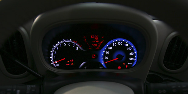 Sta�� podpis prezidenta: A� 50 tis�c pokuta za sto�enie tachometra