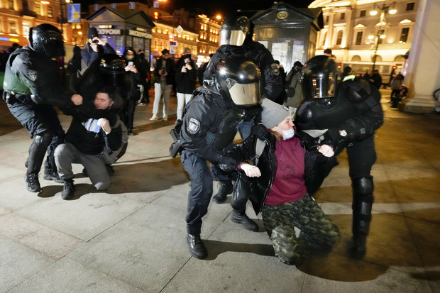 Ukrajina: Pre�o sankcie nedok�u zvrhn�� Putina