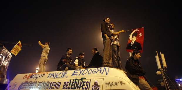 Tureck� jar 2013: Atmosf�ra v krajine vysn�vanej dovolenky hustne