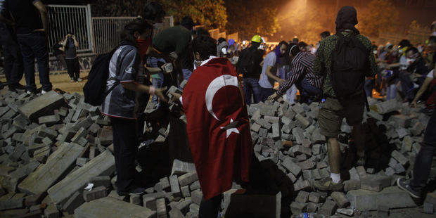 Tureck� jar 2013: Atmosf�ra v krajine vysn�vanej dovolenky hustne