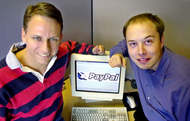 Peter Thiel (v�avo) na z�bere z roku 2000