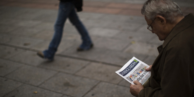 E� varuje Katal�ncov: Vyhl�site nez�vislos� a p�jdete von!