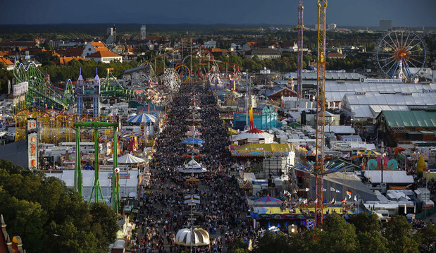 Dobre funguj�ci stroj na peniaze: Oktoberfest m� hodnotu miliardy eur