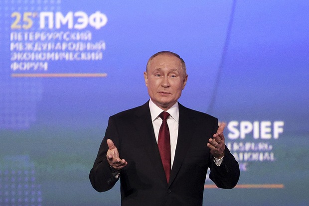 Putin na ekonomickom fóre v Petrohrade: Dominancia USA vo svete skončila, ekonomický blitzkrieg nemal šancu uspieť