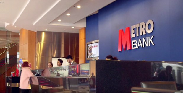 Ako by� medzi bankami in�: Vysok� stropy, z�itkov� predaj ale aj drive-in pobo�ky