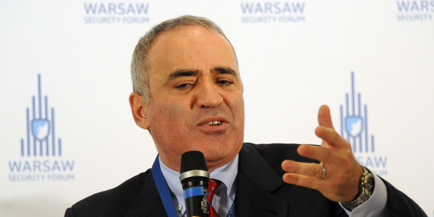 Kasparov prirovnal Putina k Hitlerovi, Z�pad ho m� hne� zastavi�