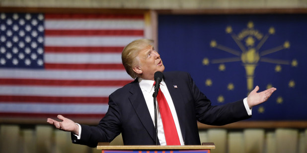 Trumpov geni�lny pl�n na zn�enie �t�tneho dlhu: Presved�me verite�ov, �e im sta�� menej
