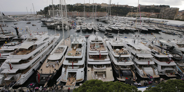 Eur�pski miliard�ri s� na �stupe, nadvl�du preberaj� �zijsk� superboh��i