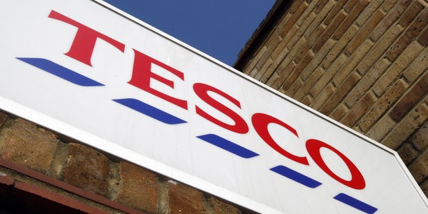 Orb�nova politika: Ma�arsk� Tesco zatv�ra 13 obchodov