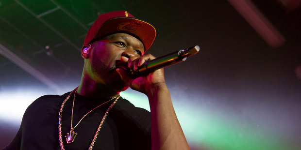 Porno a dlhy: Zn�my raper vyhl�sil osobn� bankrot