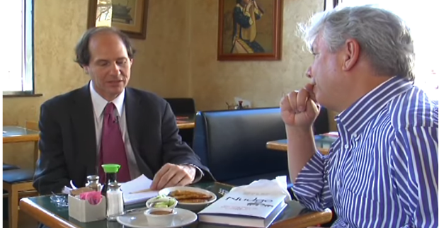Cass Sunstein, vľavo, a Richard Thaler