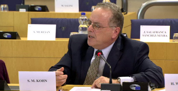 Pranie �pinav�ch pe�az� je probl�m, ktor� Eur�pska bankov� autorita nerie�i