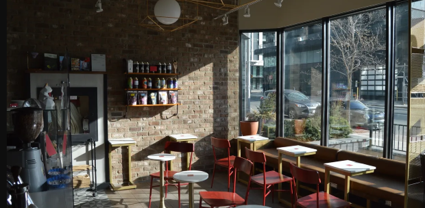 Ir�nia nechcen�ho: Tak kto tu vlastne ��fuje?�